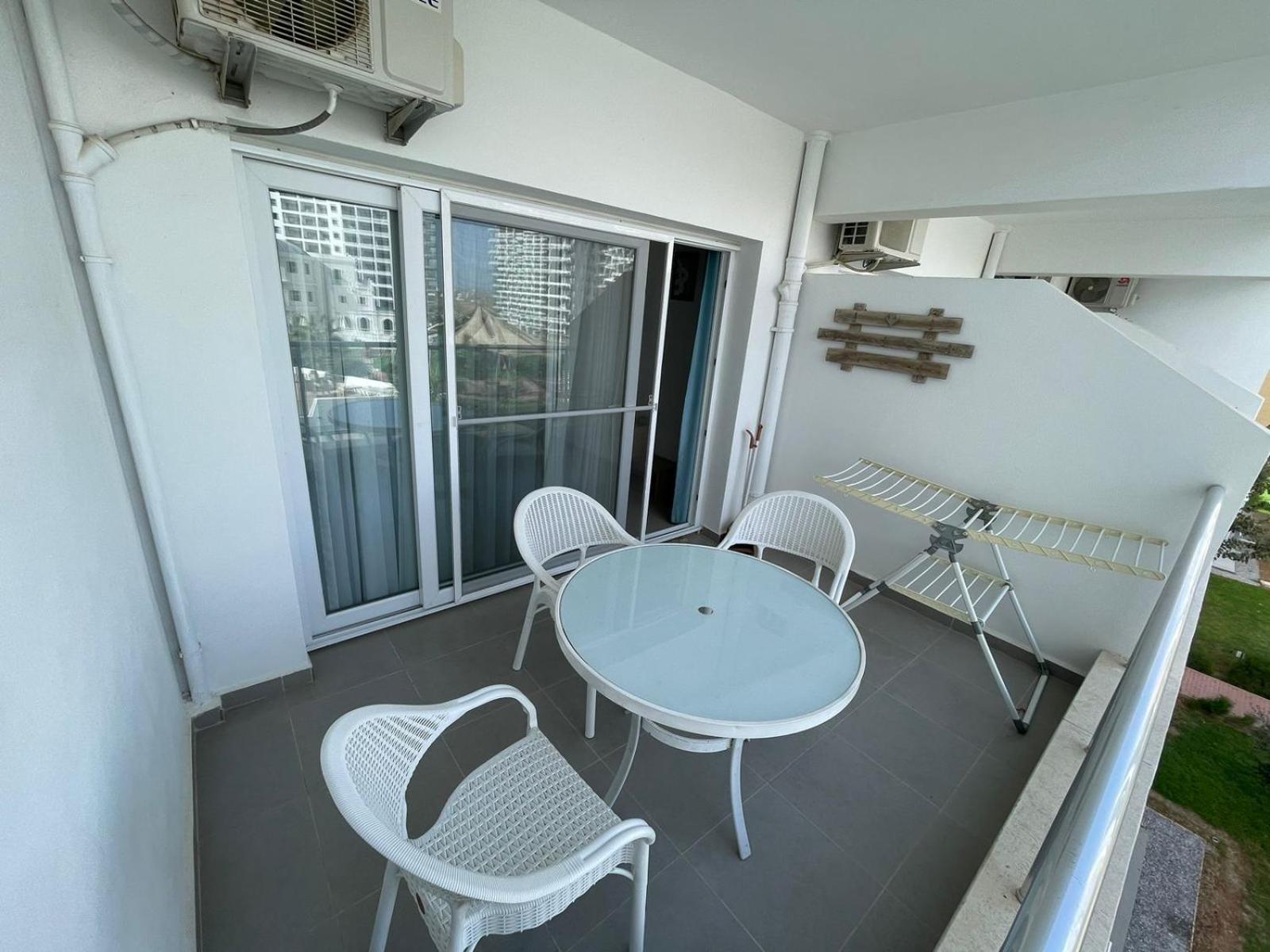 Blue Apartment In 5* Ceasar Resort Trikomo Exterior foto