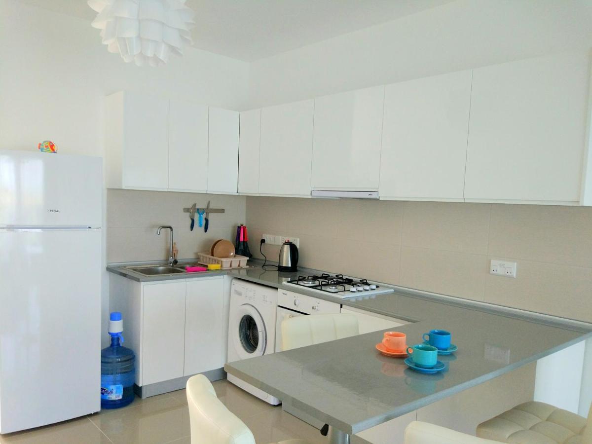 Blue Apartment In 5* Ceasar Resort Trikomo Exterior foto